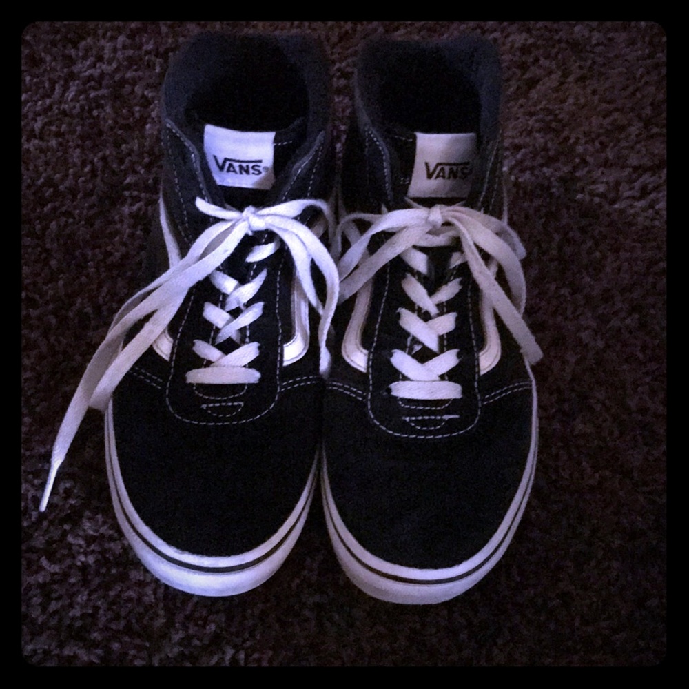 BLACK VANS size 7!!!